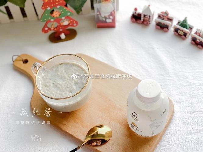 代工才是现象级单品的“隐形推手”开元棋牌摇摇瓶代餐奶昔爆火背后：(图2)