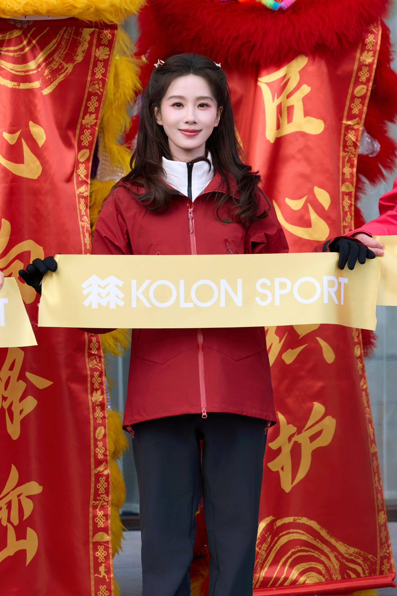 面！女大装扮+宠粉送咖啡双向心动开元棋牌刘诗诗北京活动再现名场(图4)